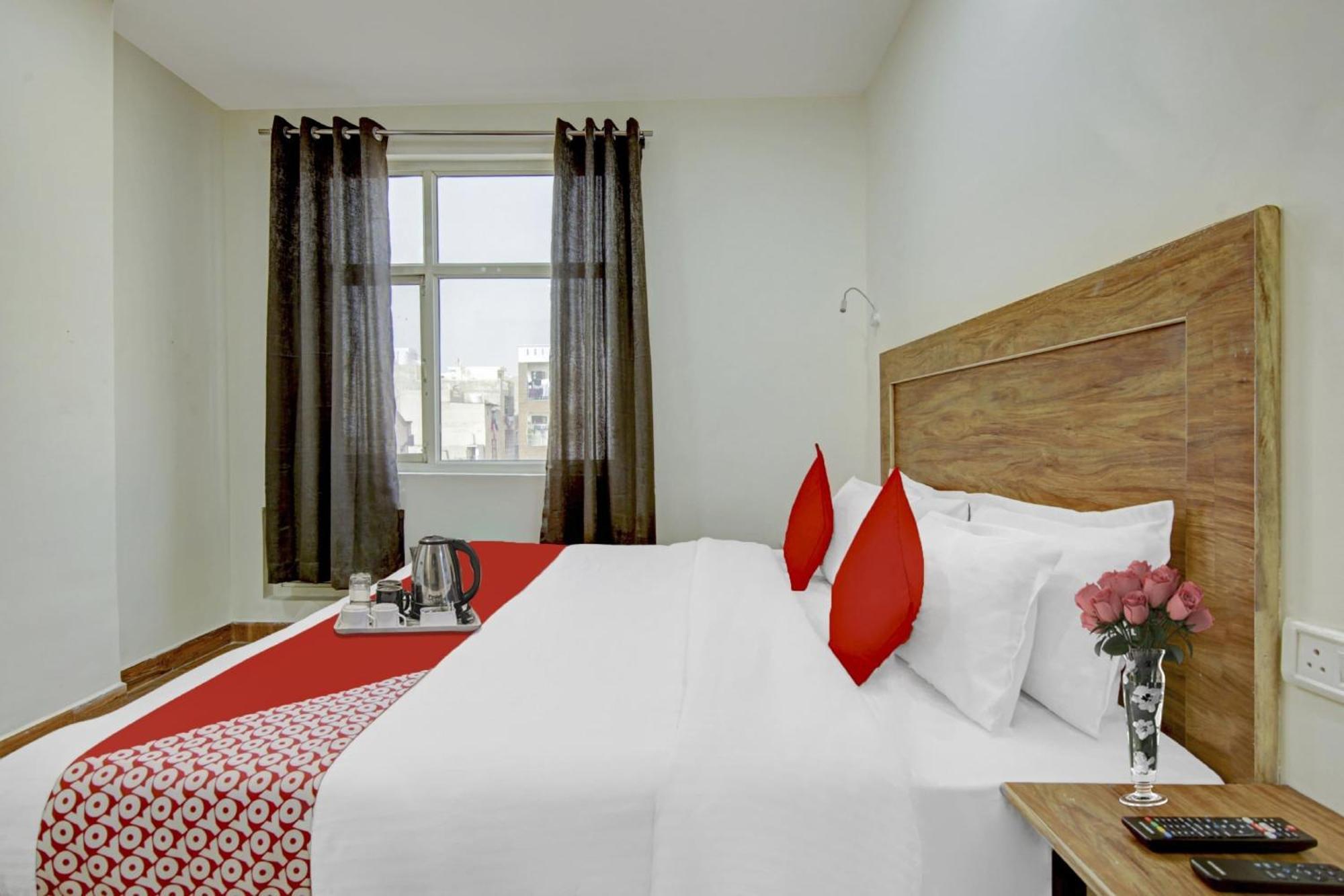 O Santosh Residency 3* New Delhi