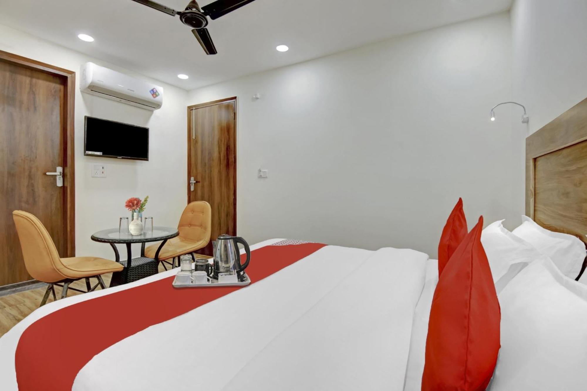 O Santosh Residency 3*