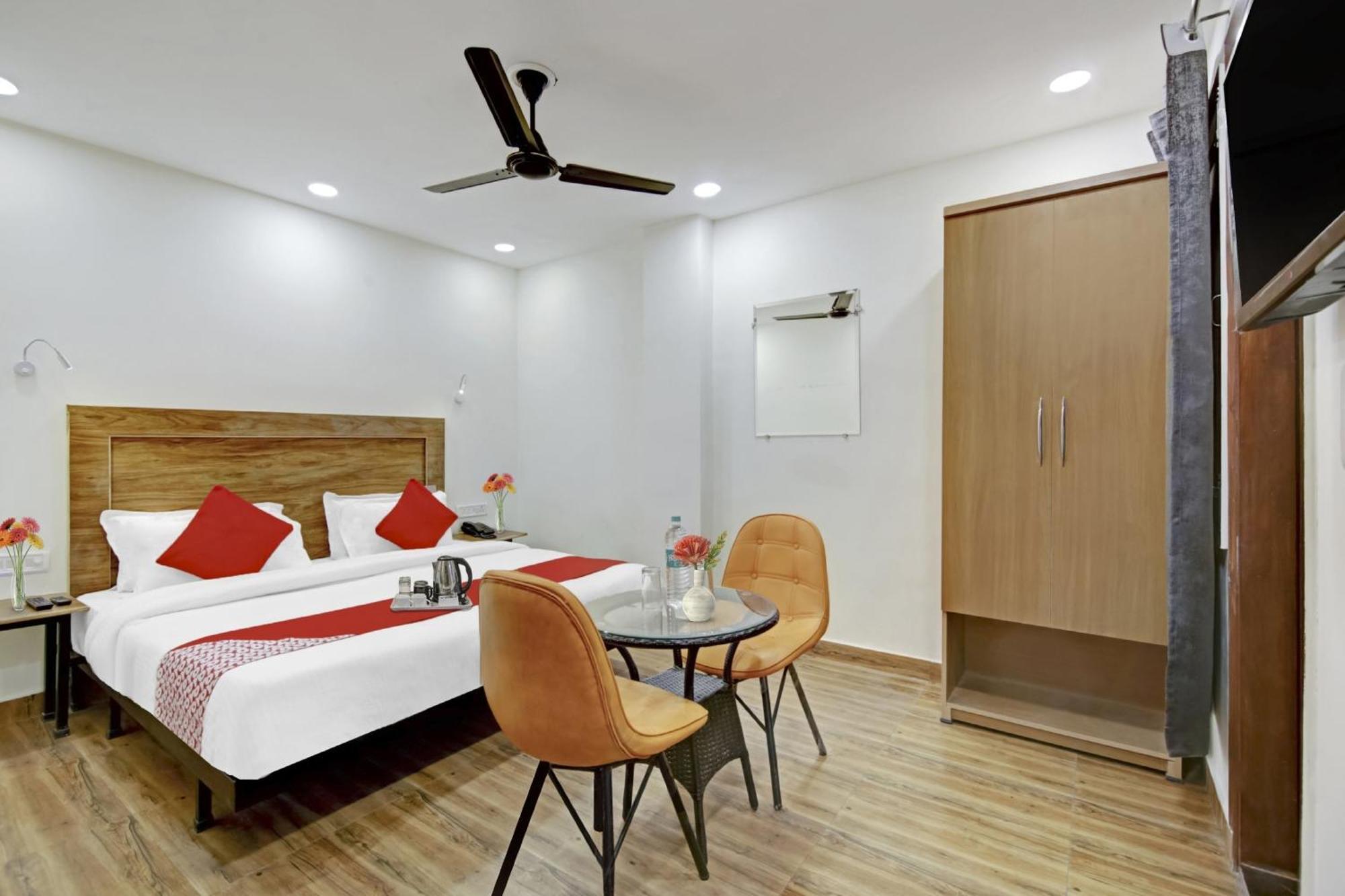 O Santosh Residency Hotel New Delhi